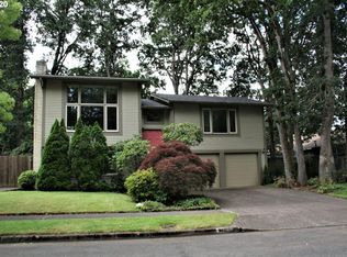 1460 Amberland Ave, Eugene, OR 97401