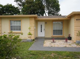 6221 SW 9th St, Pompano Beach, FL 33068