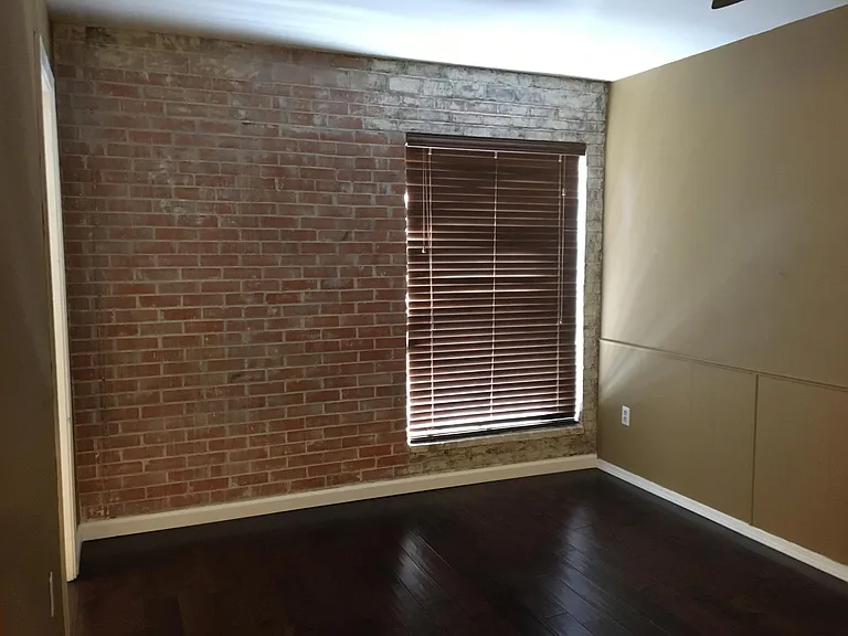 7715 Royal Ln — Photo 12
