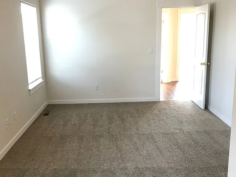61835 SE 27th St — Photo 13