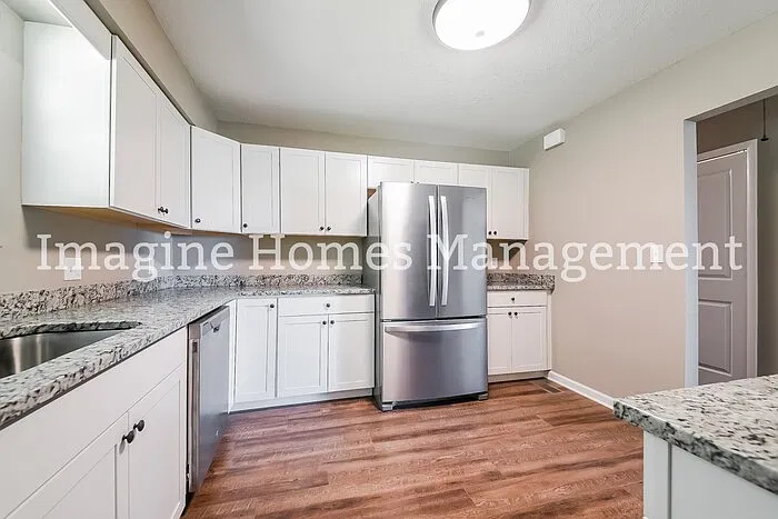 3 bed, 2.0 bath, 1431 sqft, $2,350 — Photo 4