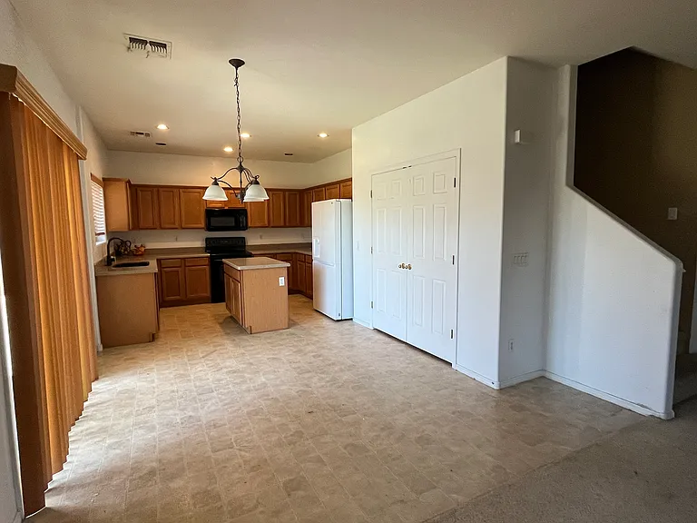 17743 W Hearn Rd — Photo 4