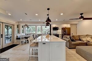 3rd image of 310 Friar Tuck Cir