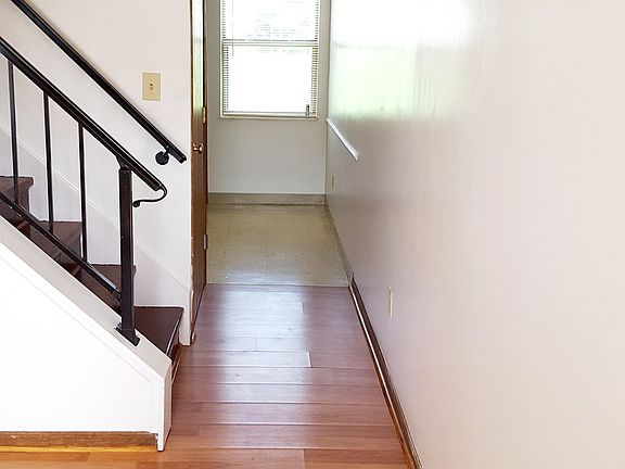 2nd image of 1930 Aaron Dr APT C