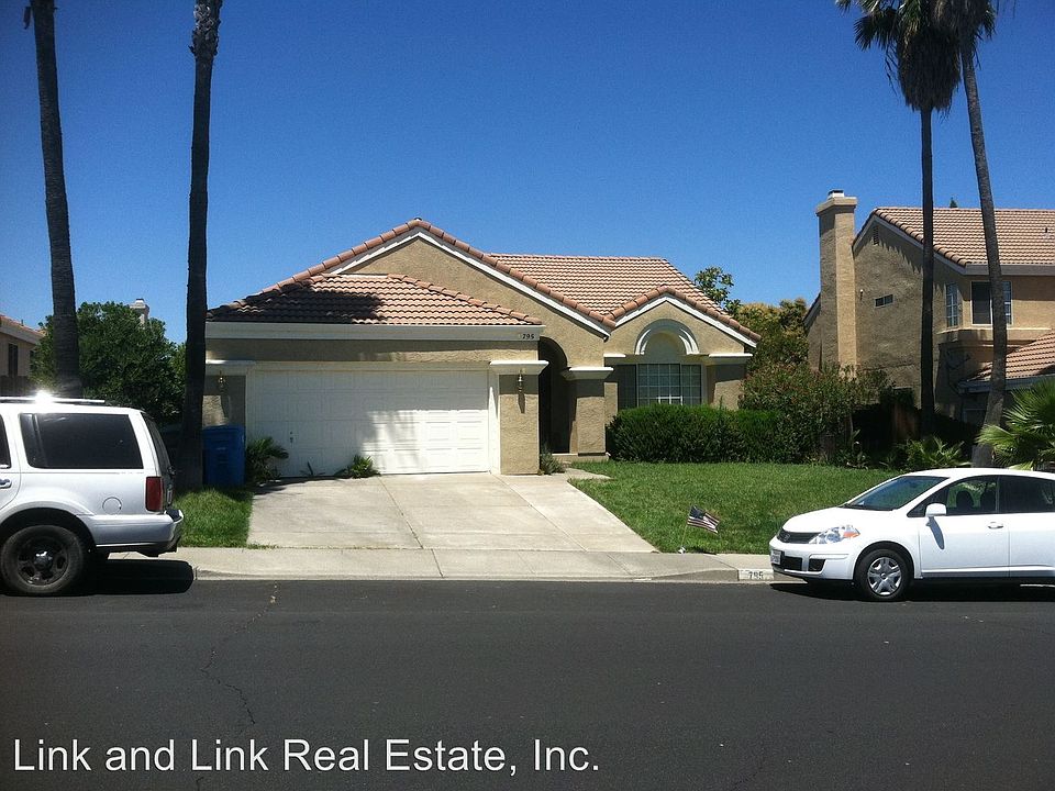 2nd image of 795 Shannon Dr