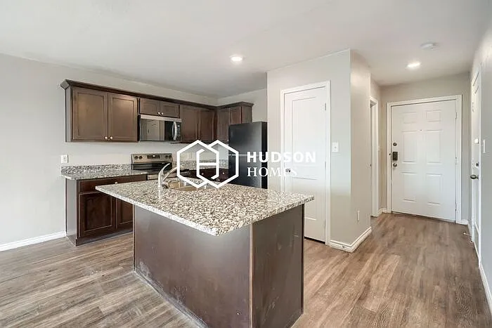 3520 E Colgate St — Photo 5