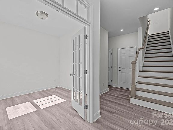 3rd image of 4214 Alexander View Dr