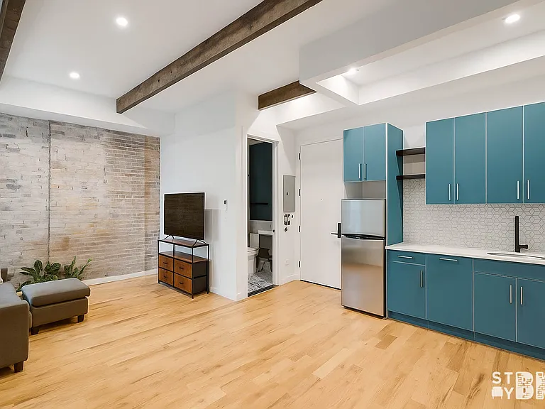 89 Moffat St #3B — Photo 1