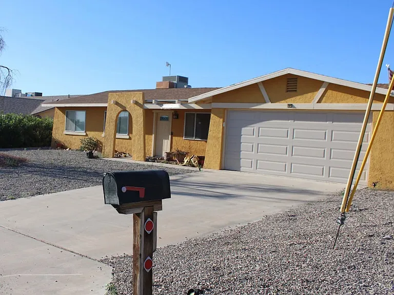 1815 Palo Verde Blvd S — Photo 23