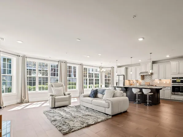 10320 Sablewood Dr #108, Raleigh, NC 27617