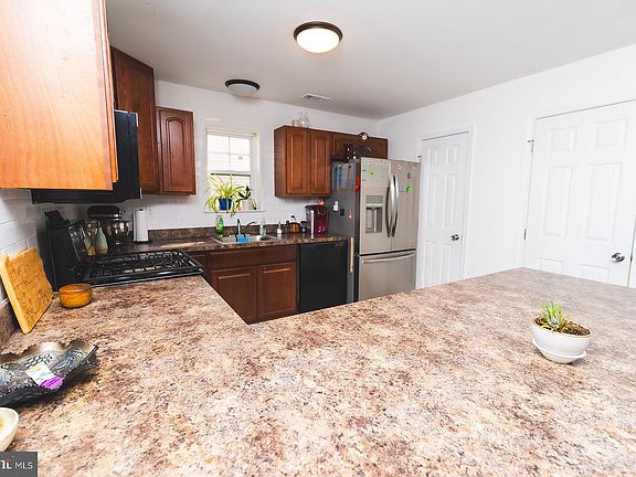 5th image of 3 Union St