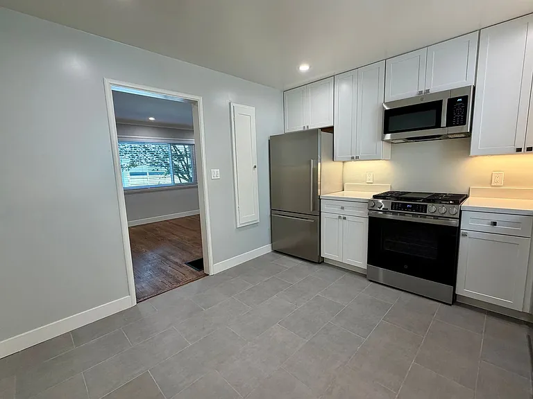 Laurel Oaks Apts — Photo 35