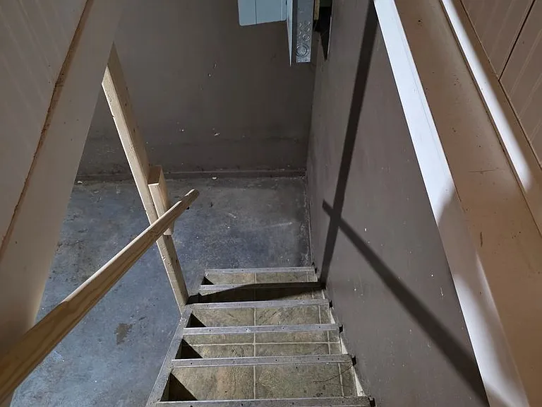 1213 E Donald St — Photo 12