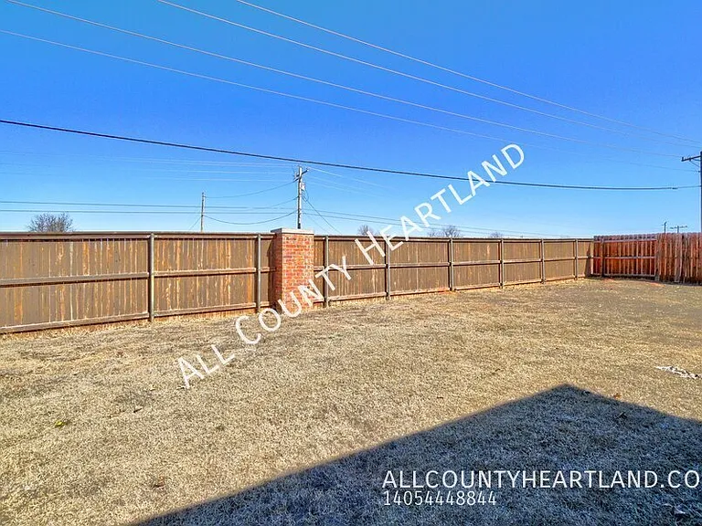 309 E Georgia Ter — Photo 16