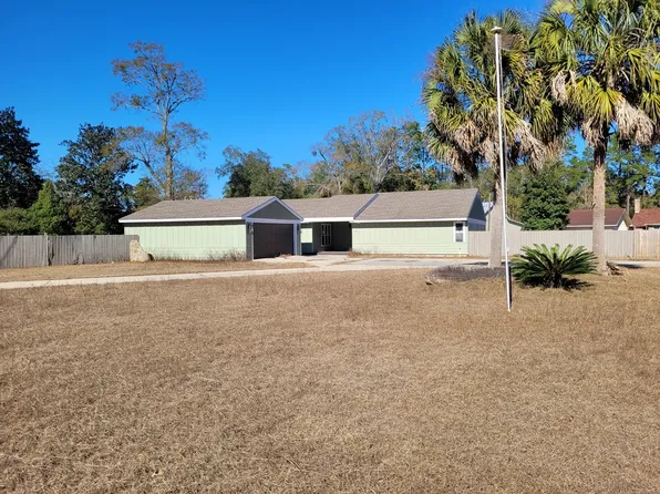 555 E Magnolia St, Jesup, GA 31546