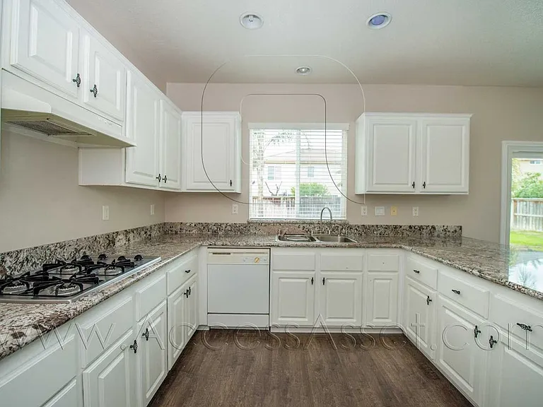 6303 Plum Ave — Photo 3