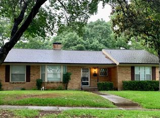 709 Peach Tree Ln, Garland, TX 75041