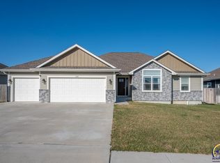 3334 SW 43rd St, Topeka, KS 66610