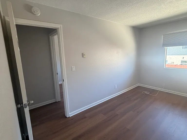 1025 4th Ave #18 — Photo 14