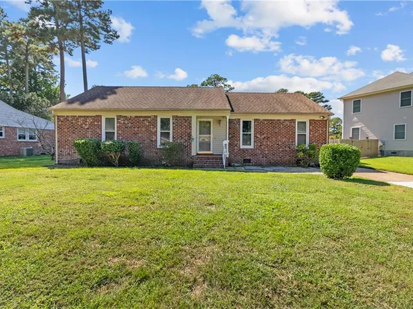 2824 Augusta Cir, Virginia Beach, VA 23453