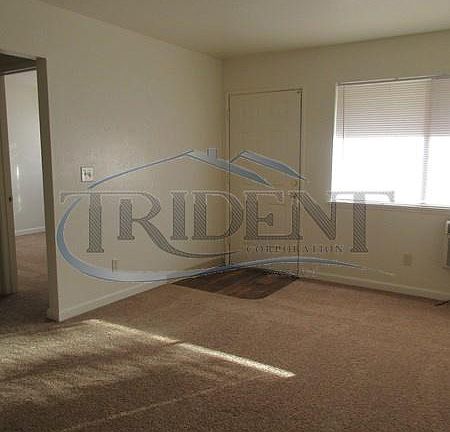 2nd image of 1821 Sierra Way APT B