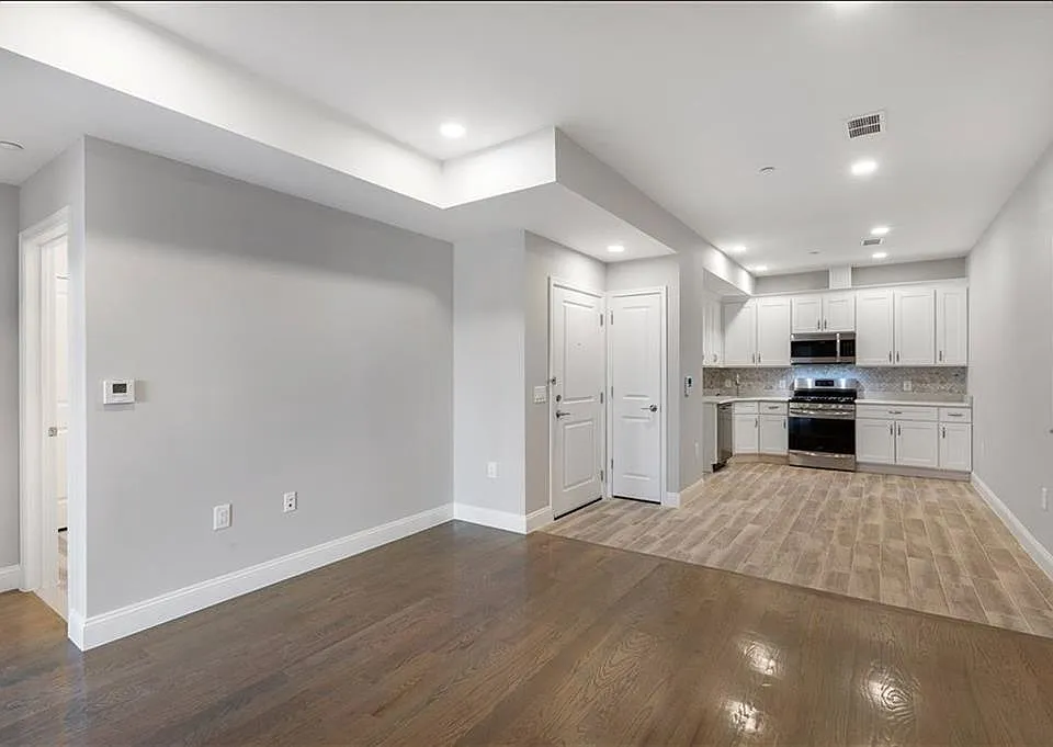 54 Graham St #3D