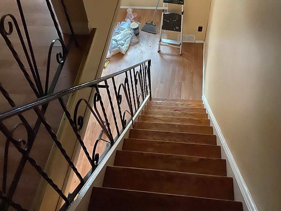 1st image of 8756 Glenloch St