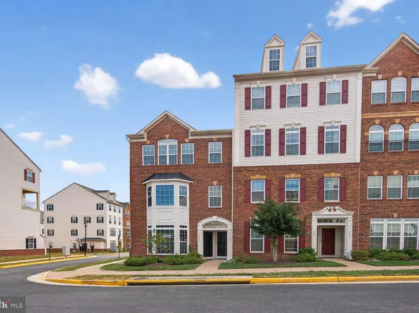 7399 Brunson Cir, Gainesville, VA 20155