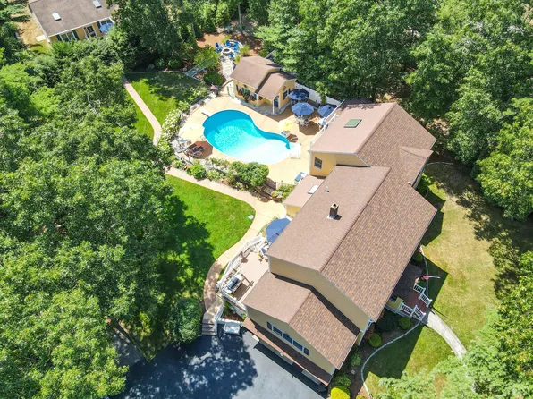7 Holly Tree Lane, West Wareham, MA 02576