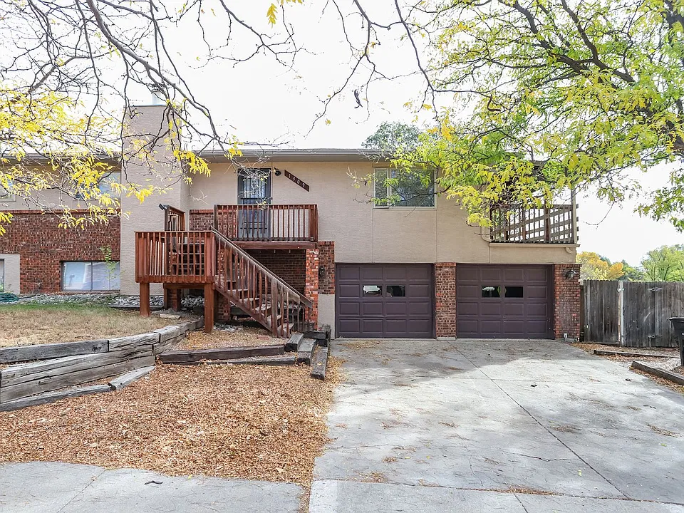 1309 Holland Park Blvd