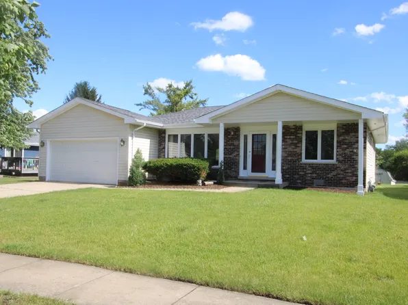 5111 Springdale Ln, McHenry, IL 60050