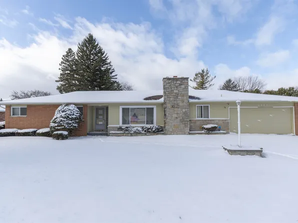 2809 S Outer Dr, Saginaw, MI 48601