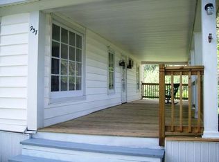 937 Mohegan Rd, Niskayuna, NY 12309