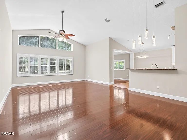1223 Crown Pointe Ln — Photo 5
