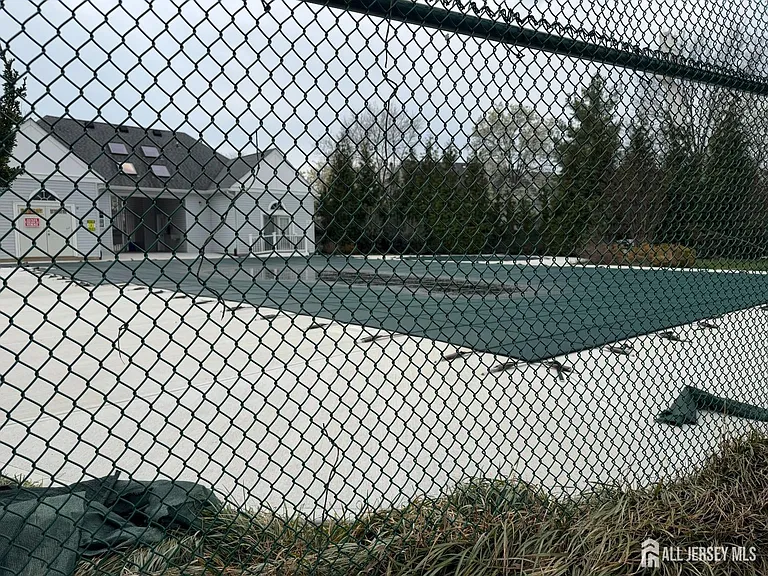 315 Plymouth Rd — Photo 15
