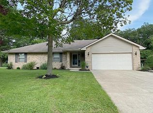 2107 Edgewood Dr, Charleston, IL 61920