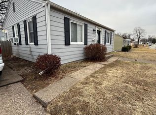 1134 39th St, Moline, IL 61265