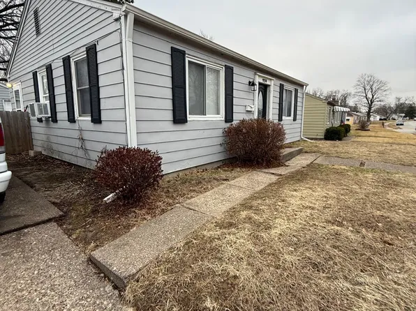 1134 39th St, Moline, IL 61265