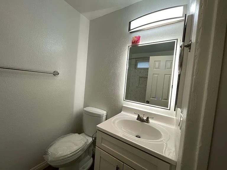 6736 Cleon Ave — Photo 14