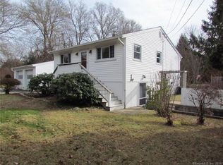 248 S Broad St, Pawcatuck, CT 06379