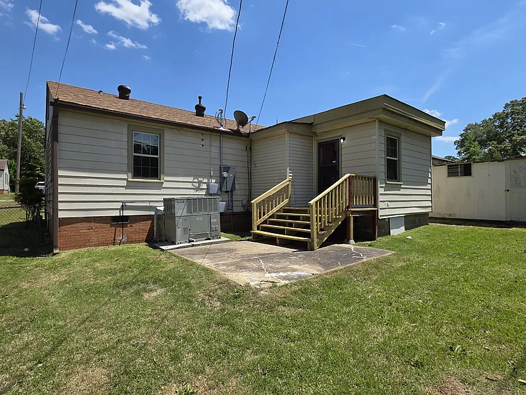 1712 Pinewood Dr — Photo 11