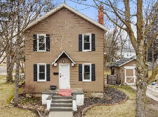 503 S Walnut St, Howell, MI 48843