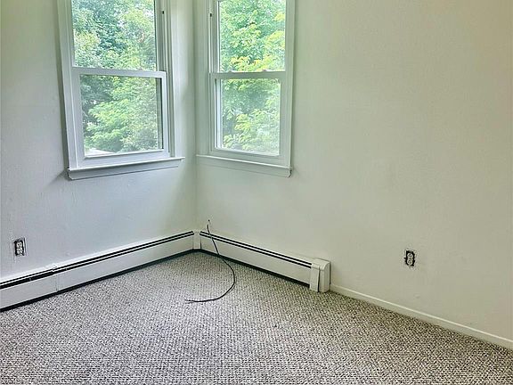 4th image of 28 Warner Ln