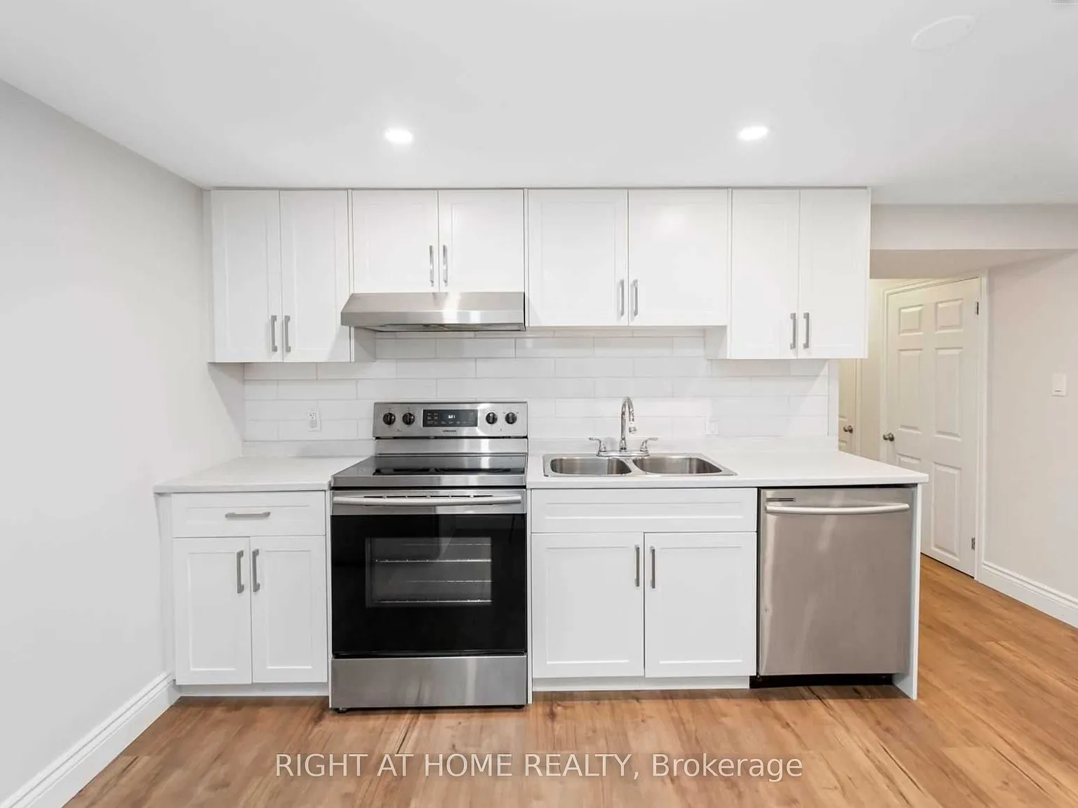 2 bed, $1,900 — Photo 2