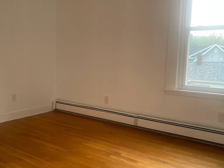 89 Franklin Ave #2 — Photo 6