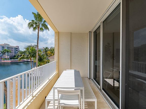 3rd image of 713 Crandon Blvd APT 304