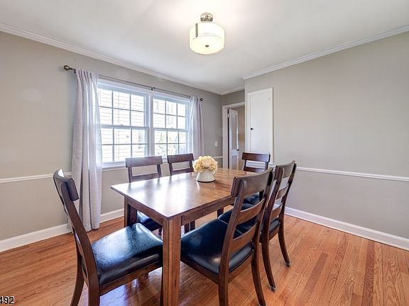 4th image of 19 Claremont Dr
