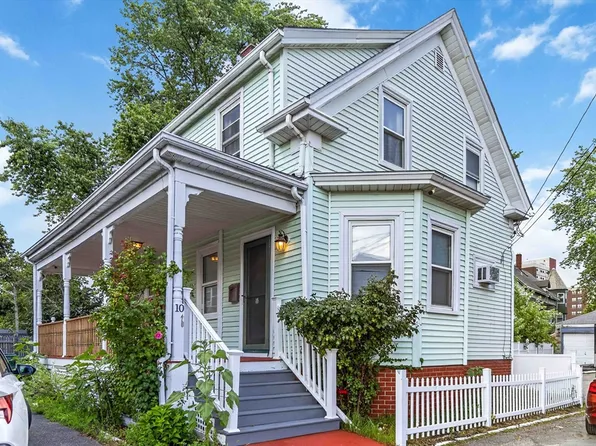10 Cobbet Pl, Lynn, MA 01902