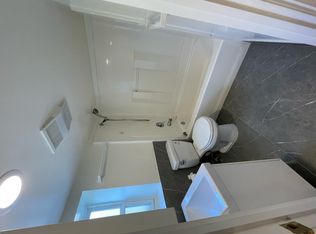 6608 Linden Ave N #2B, Seattle, WA 98103