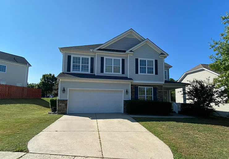 4 bed, 2801 sqft, $3,500 — Photo 2